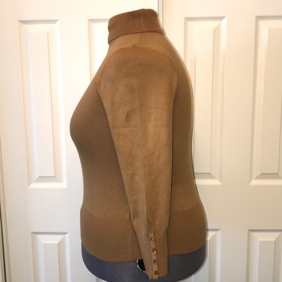 Sweater - Picture 4 of 6